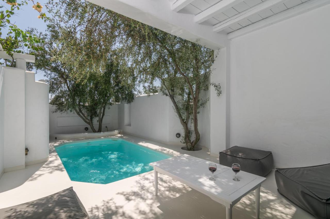 Thalassitra Private Pool Suites Αδάμας Εξωτερικό φωτογραφία
